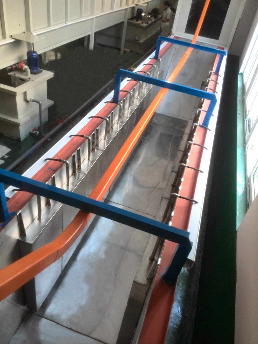 工業(yè)超聲波清洗機(jī)（粗清+精洗 、去污、除油、除銹、除蠟）支持非標(biāo)定做
工業(yè)超聲波清洗機(jī)
