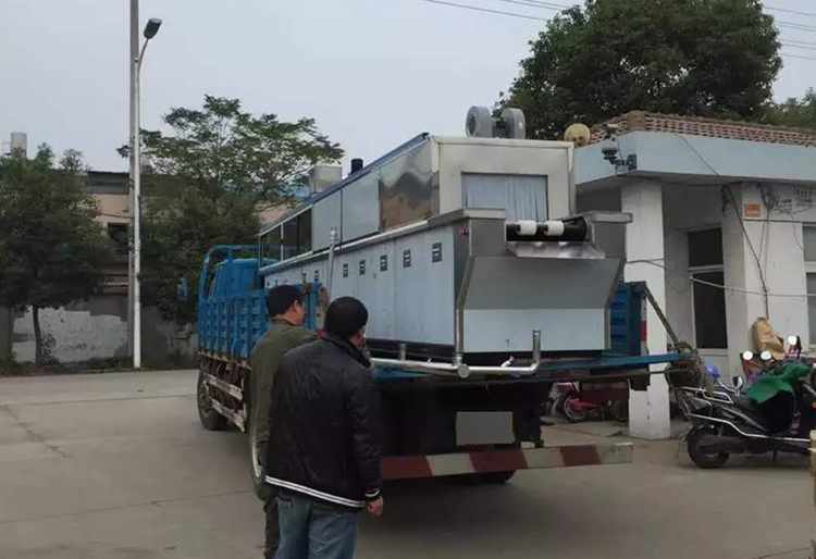 工業(yè)超聲波清洗機(jī)（粗清+精洗 、去污、除油、除銹、除蠟）支持非標(biāo)定做
工業(yè)超聲波清洗機(jī)